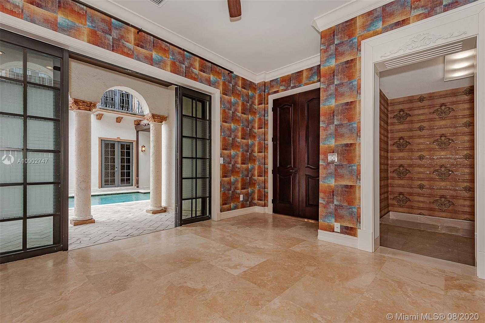 Small Image of 674 OCEAN BLVD, Golden Beach Number 17