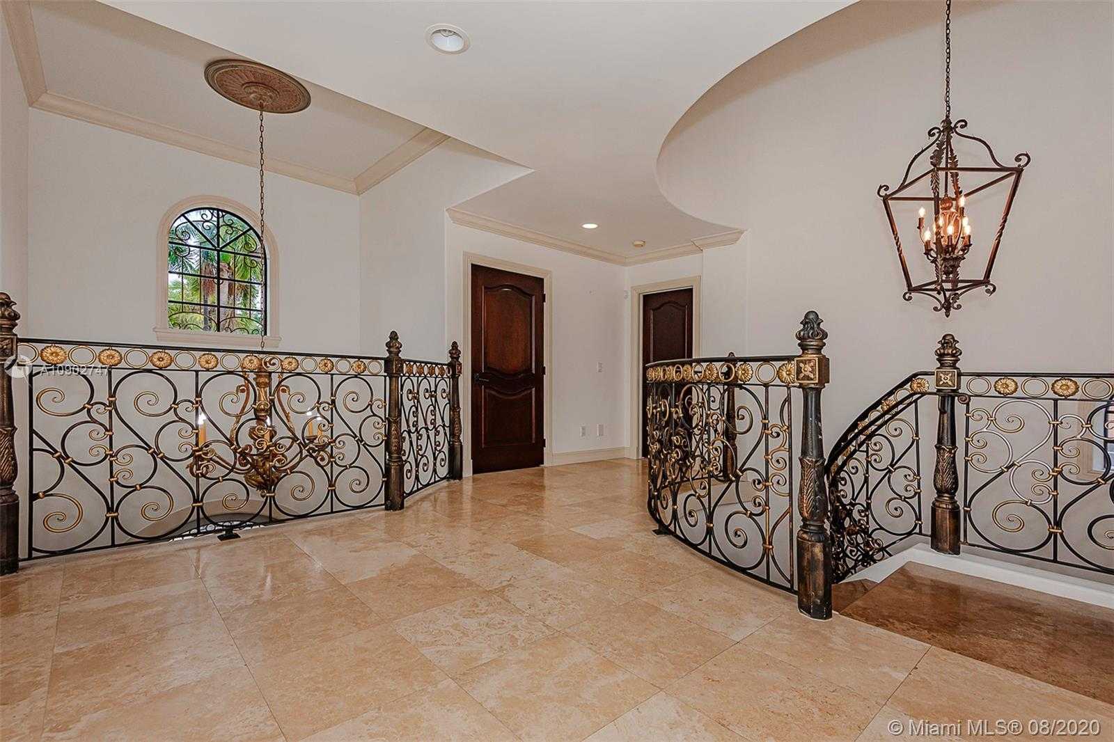 Small Image of 674 OCEAN BLVD, Golden Beach Number 20