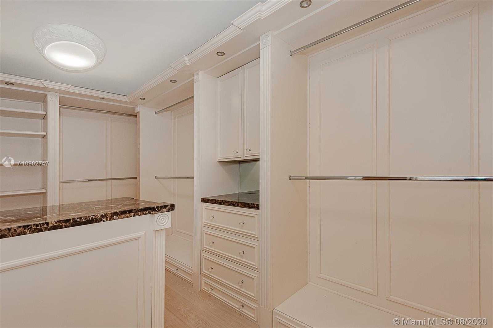 Small Image of 674 OCEAN BLVD, Golden Beach Number 25