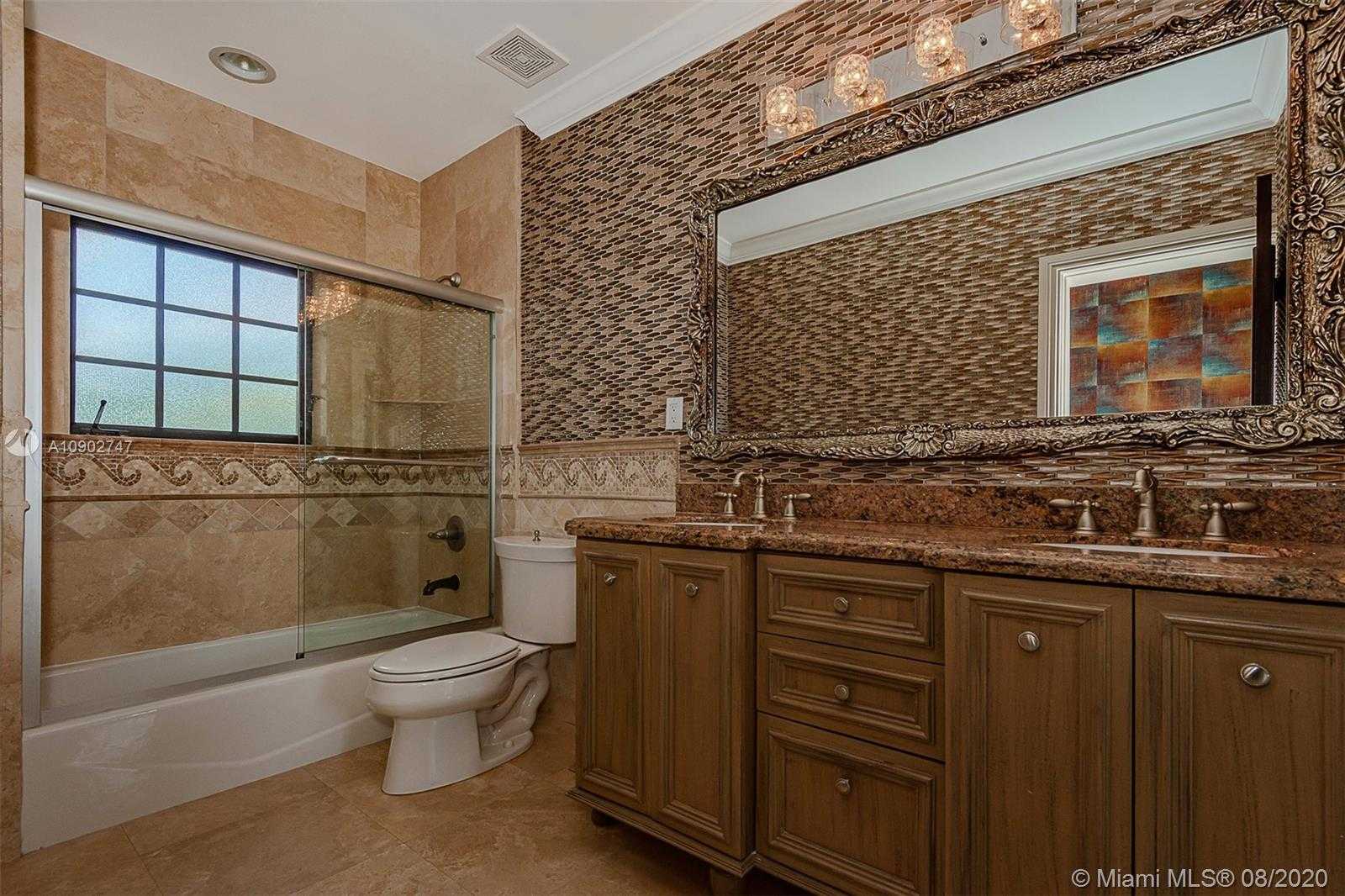 Small Image of 674 OCEAN BLVD, Golden Beach Number 27