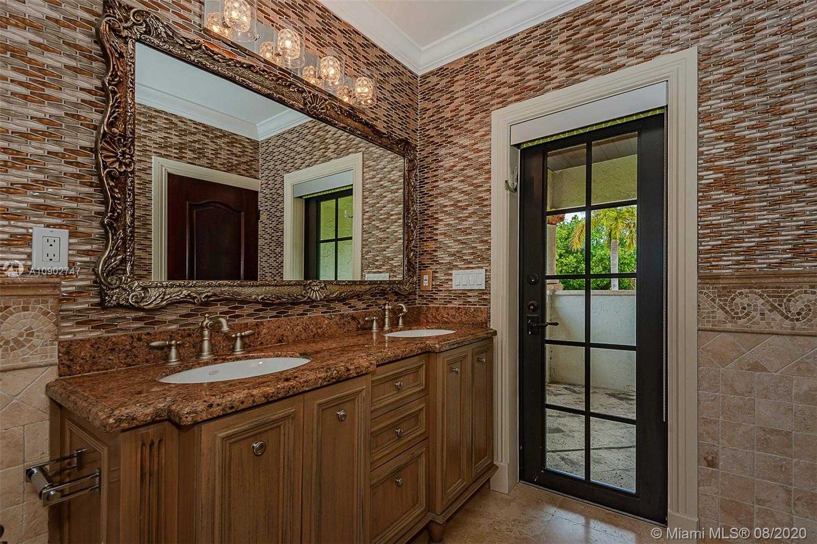 Small Image of 674 OCEAN BLVD, Golden Beach Number 28
