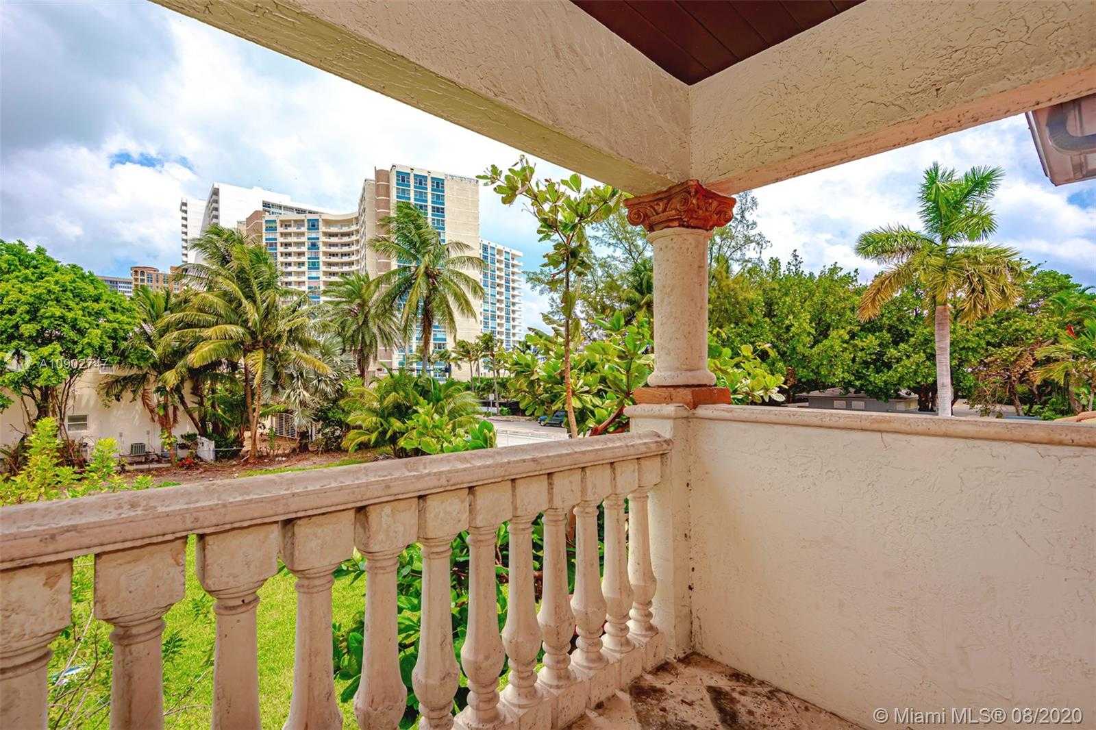 Small Image of 674 OCEAN BLVD, Golden Beach Number 29