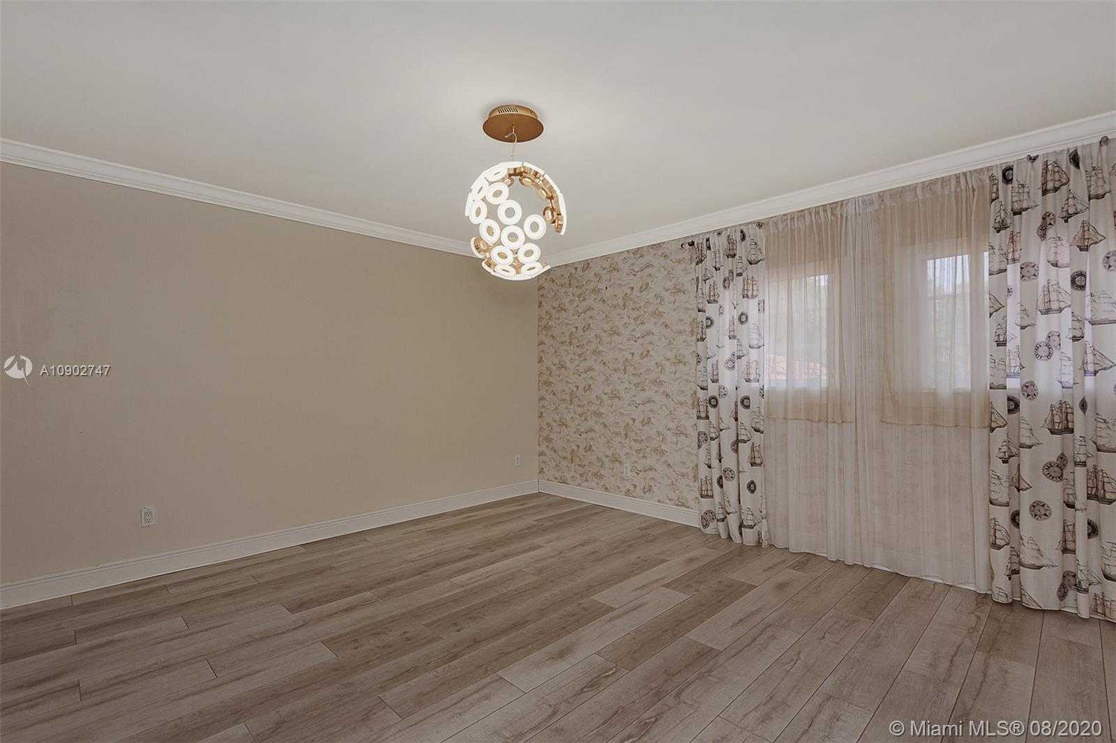 Small Image of 674 OCEAN BLVD, Golden Beach Number 30