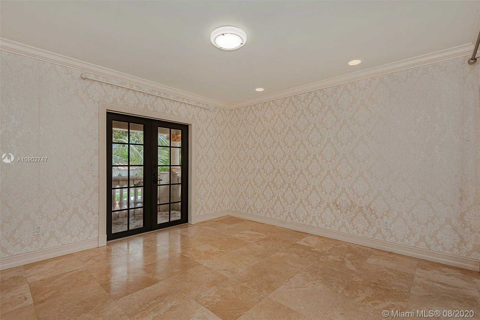 Small Image of 674 OCEAN BLVD, Golden Beach Number 31