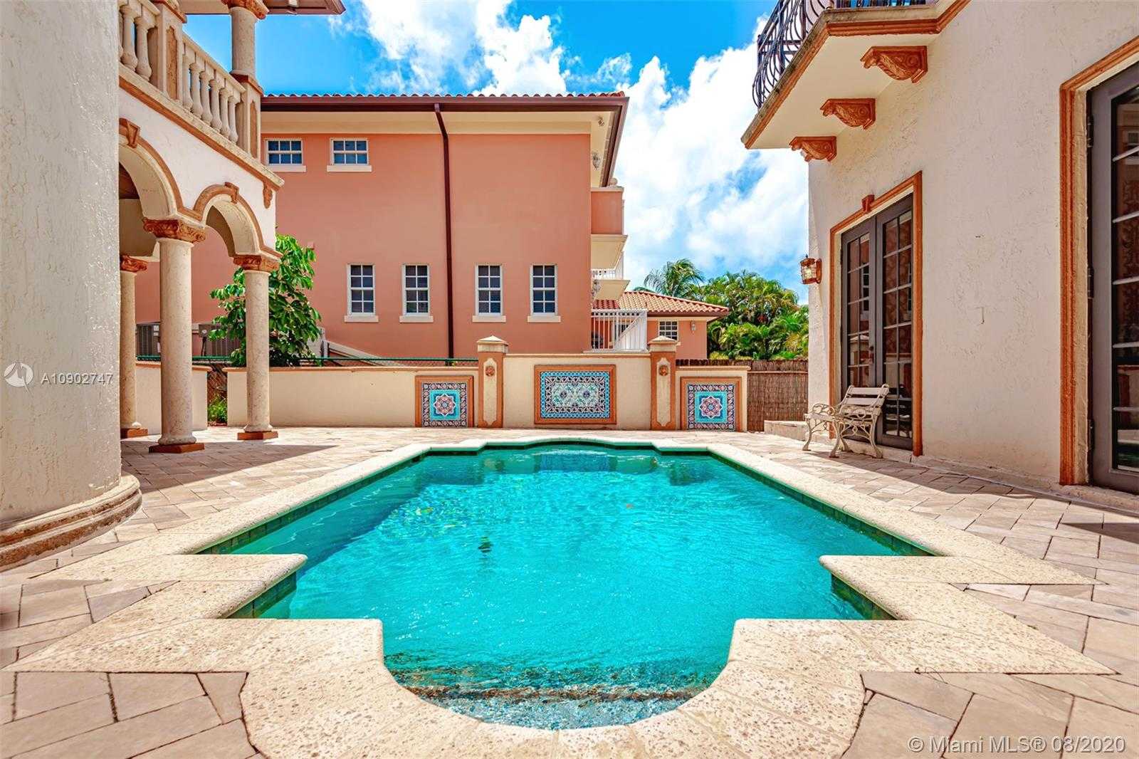 Small Image of 674 OCEAN BLVD, Golden Beach Number 37