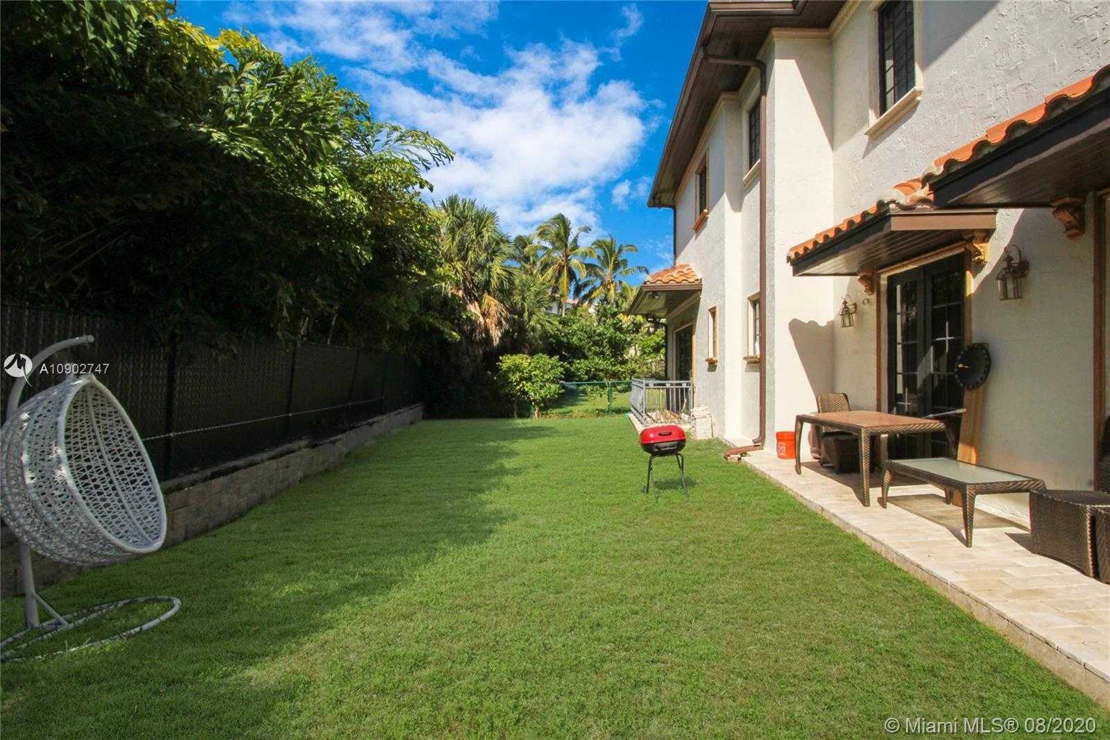 Small Image of 674 OCEAN BLVD, Golden Beach Number 39