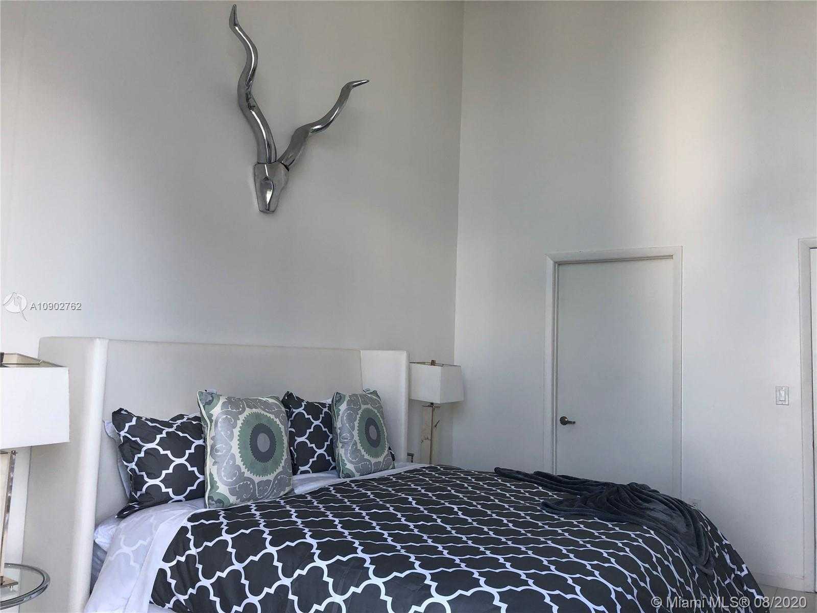 Small Image of 485 BRICKELL AVE #4006, Miami Number 11
