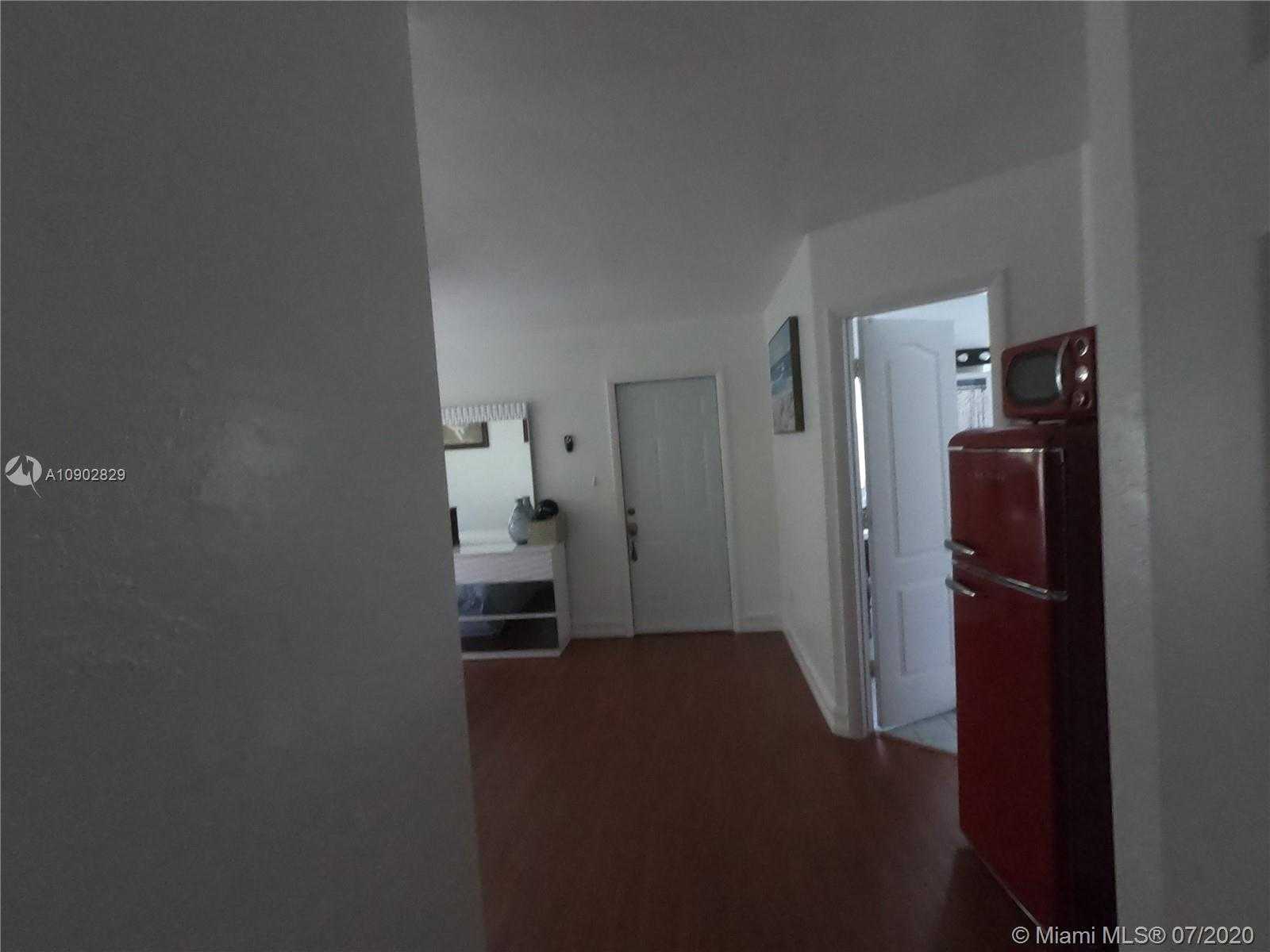 Small Image of 10700 SOUTH WEST 120TH ST, Miami Number 11