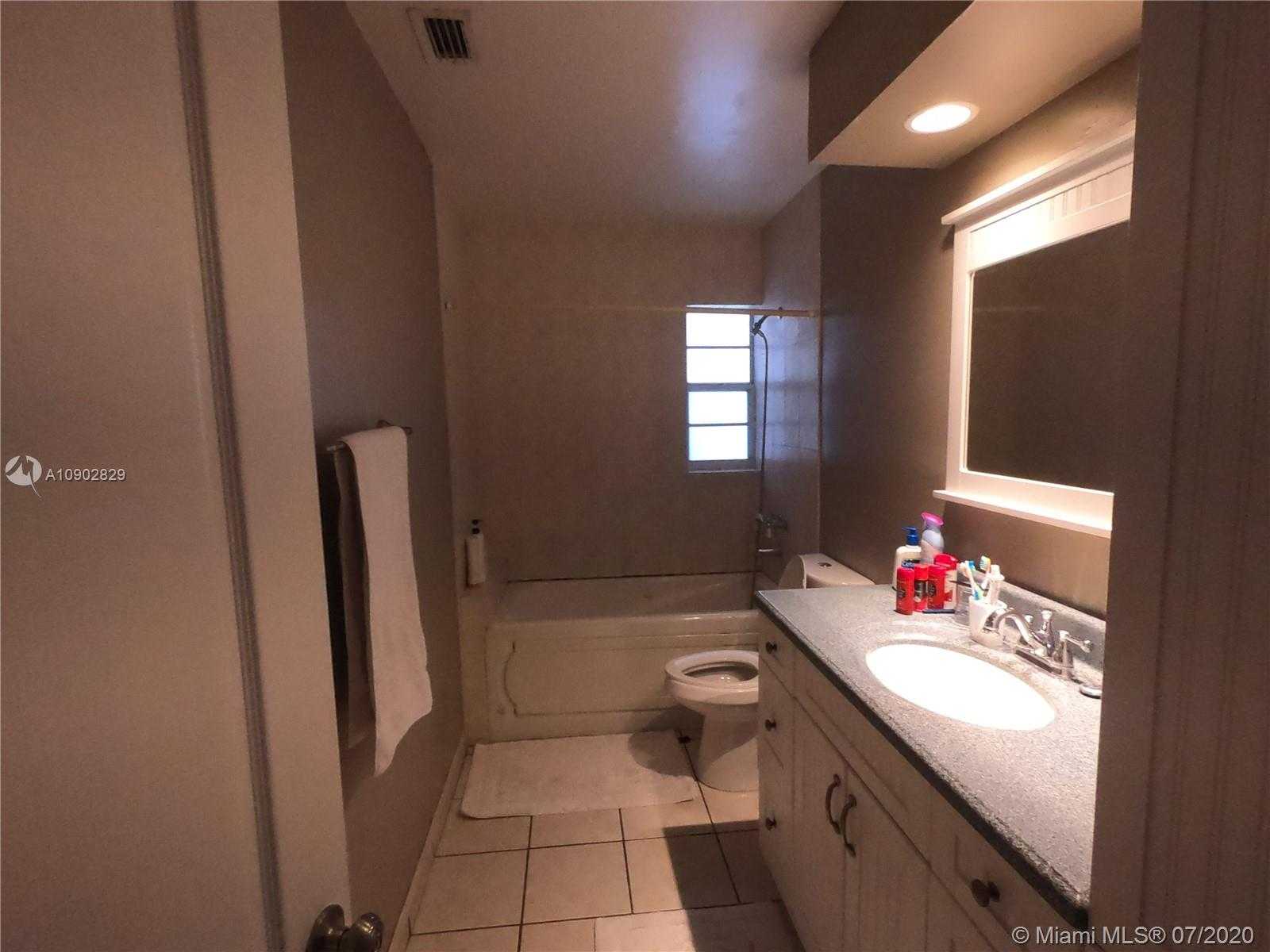 Small Image of 10700 SOUTH WEST 120TH ST, Miami Number 14