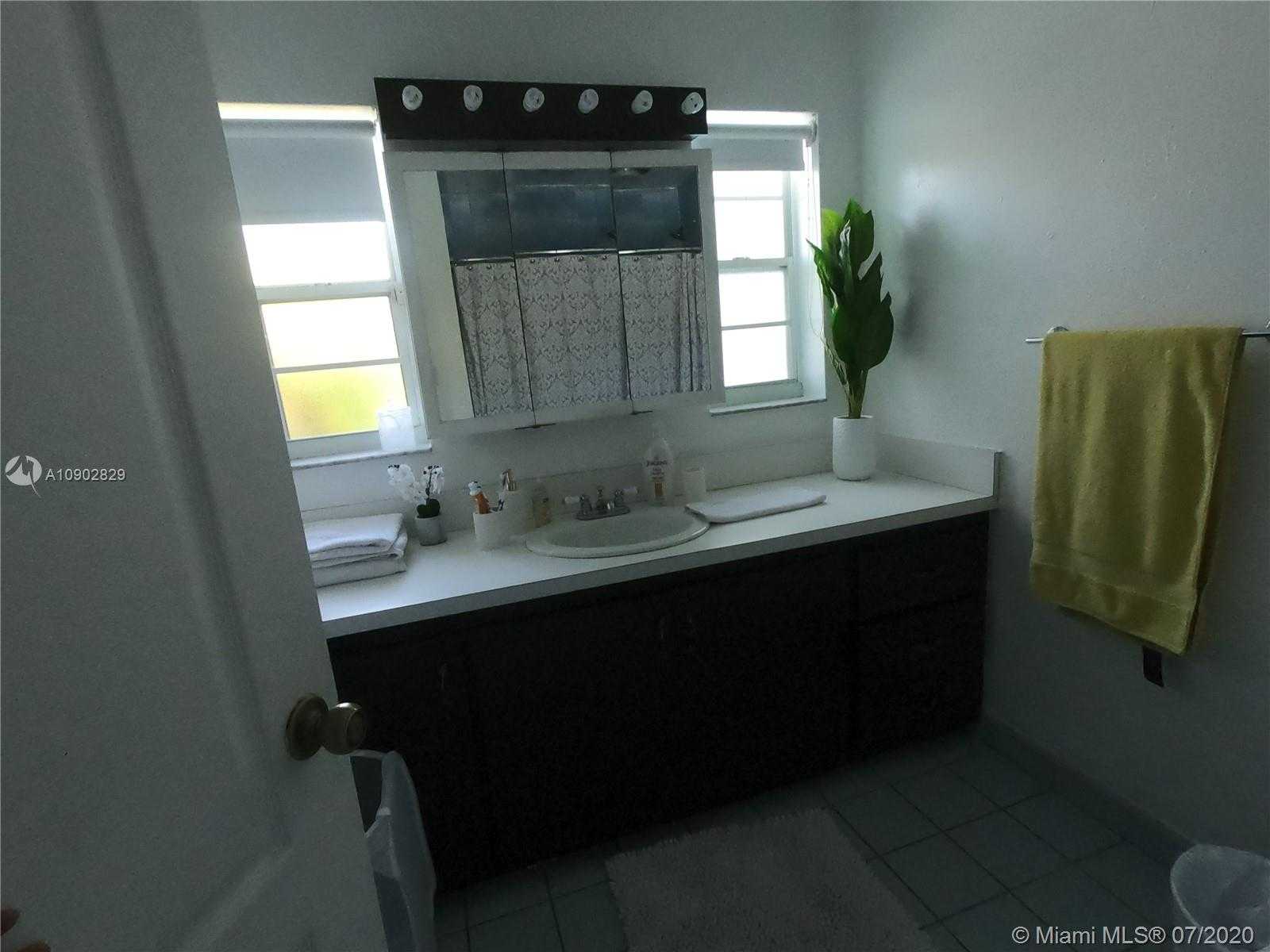 Small Image of 10700 SOUTH WEST 120TH ST, Miami Number 22