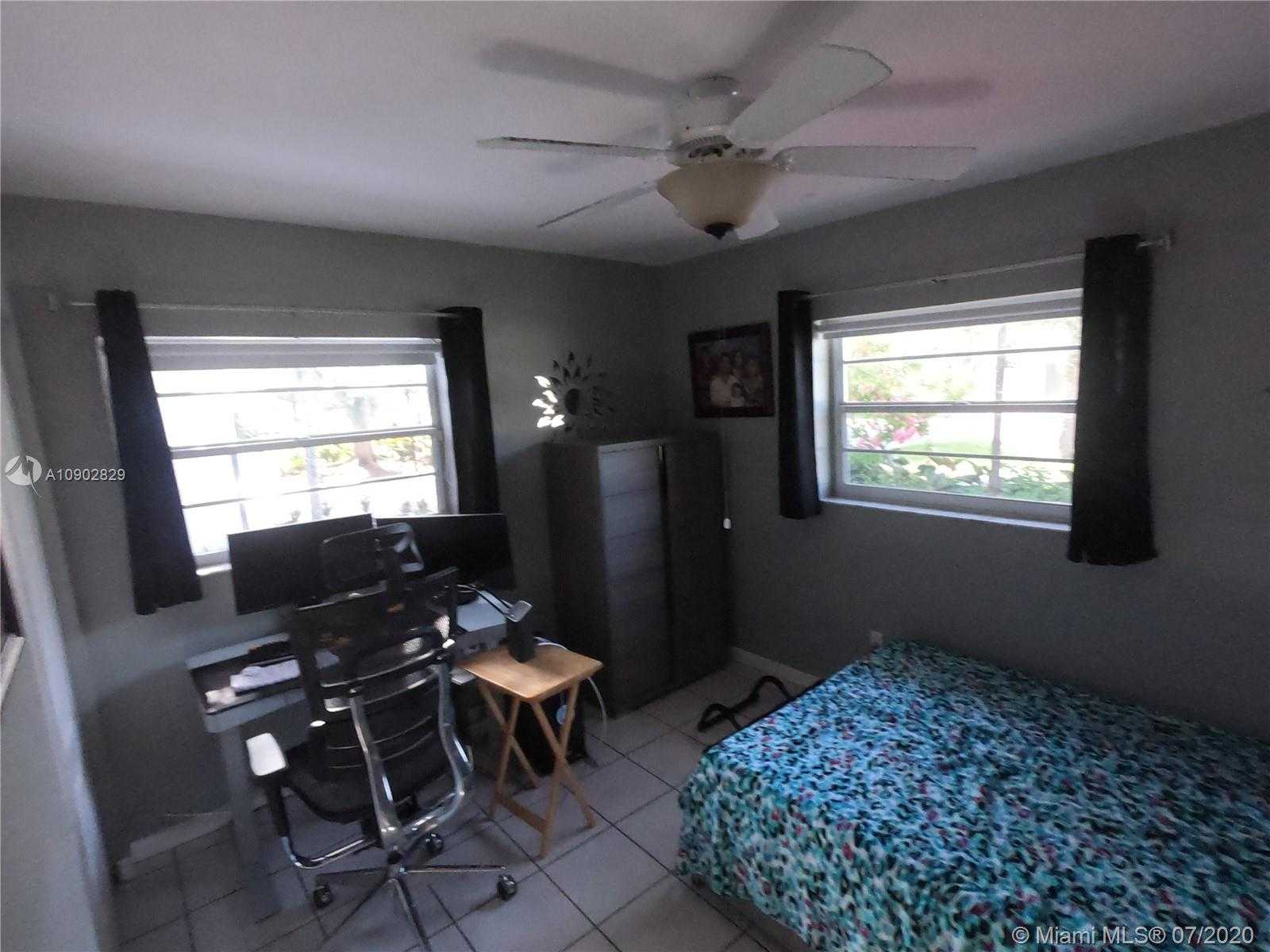 Small Image of 10700 SOUTH WEST 120TH ST, Miami Number 26