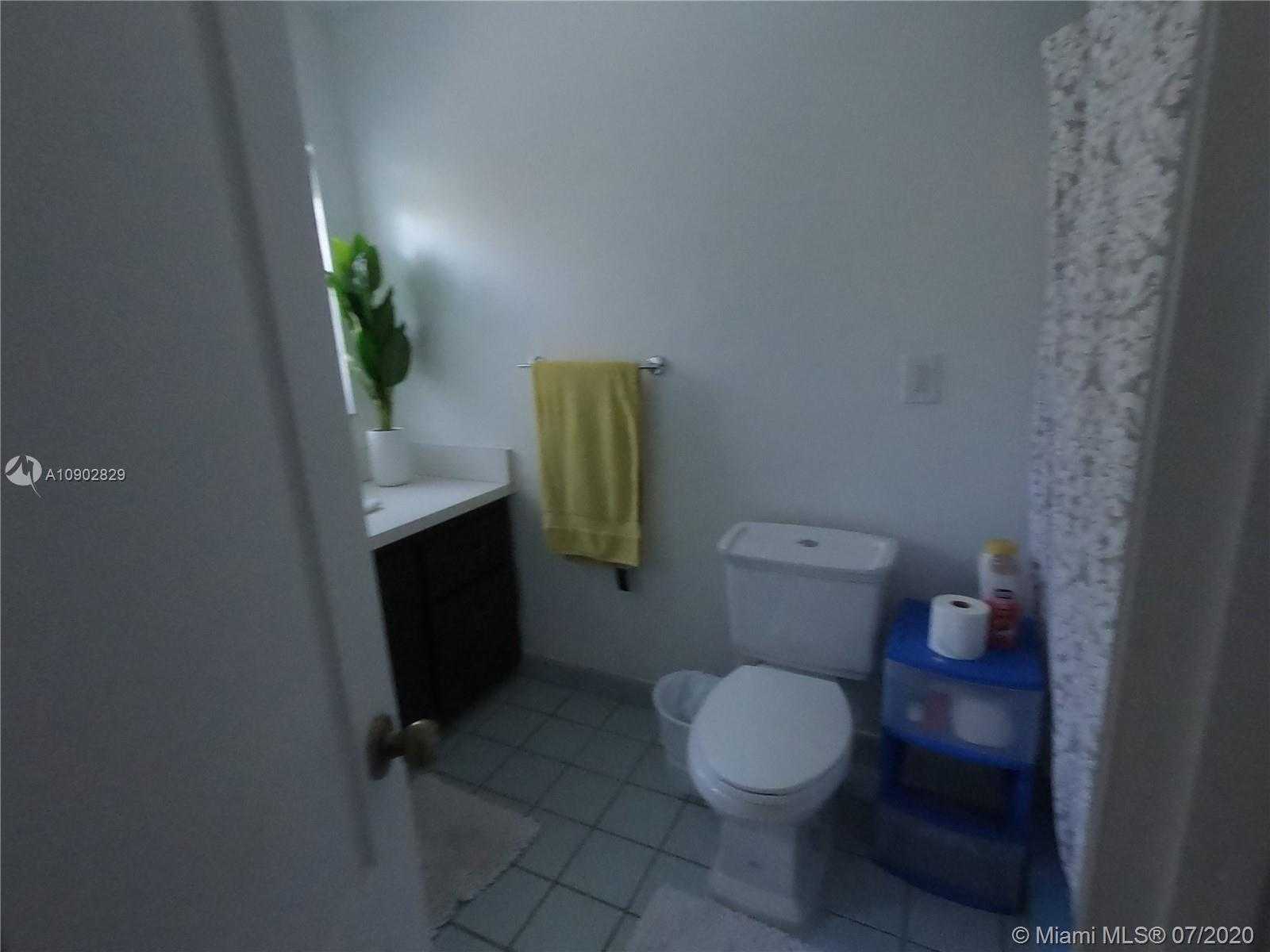 Small Image of 10700 SOUTH WEST 120TH ST, Miami Number 27