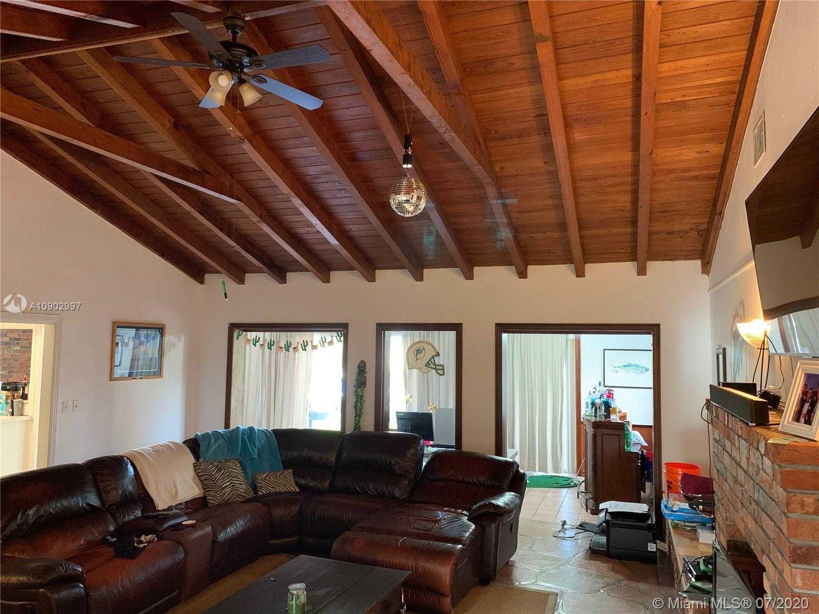 Small Image of 5221 ORDUNA DR, Coral Gables Number 10