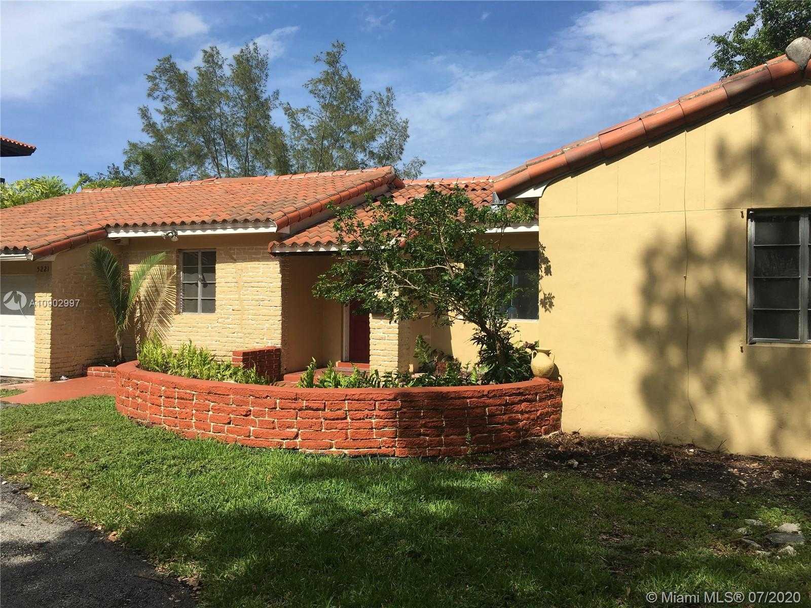 Small Image of 5221 ORDUNA DR, Coral Gables Number 14