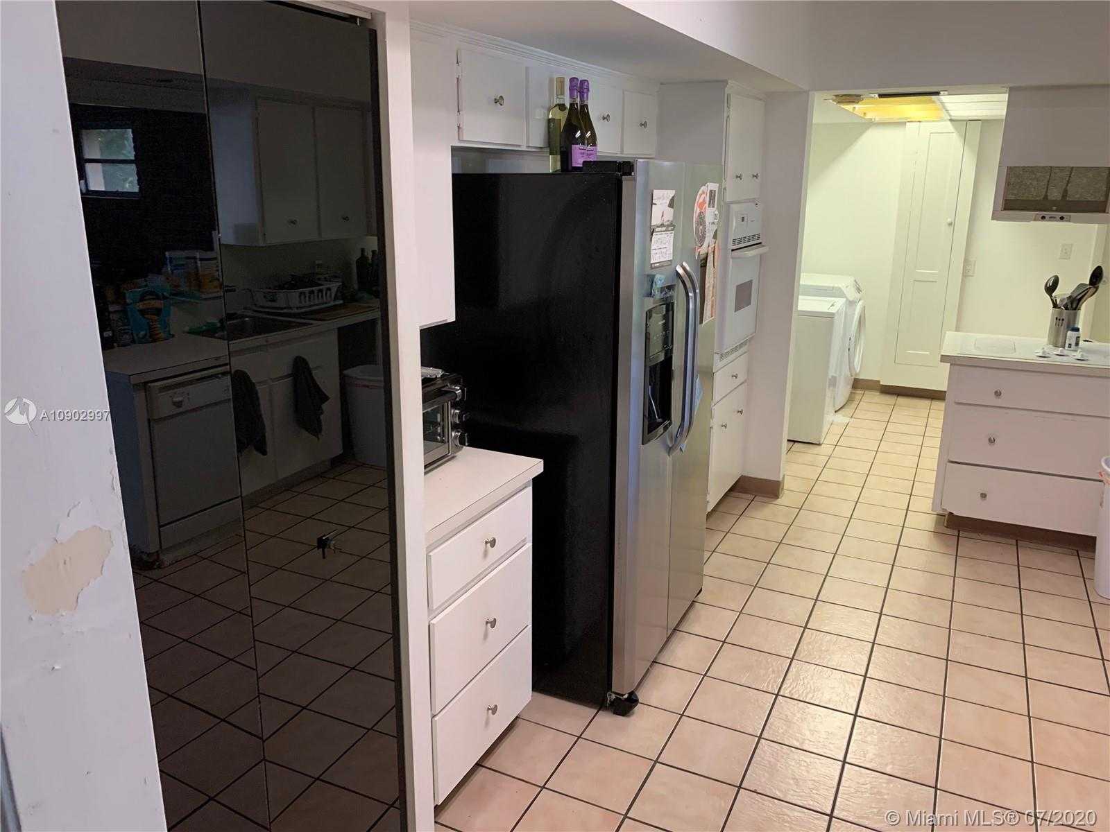 Small Image of 5221 ORDUNA DR, Coral Gables Number 5