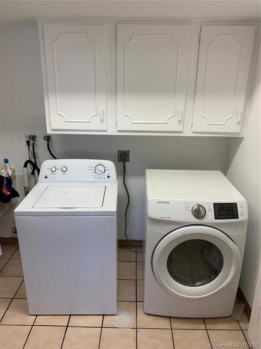 Small Image of 5221 ORDUNA DR, Coral Gables Number 6