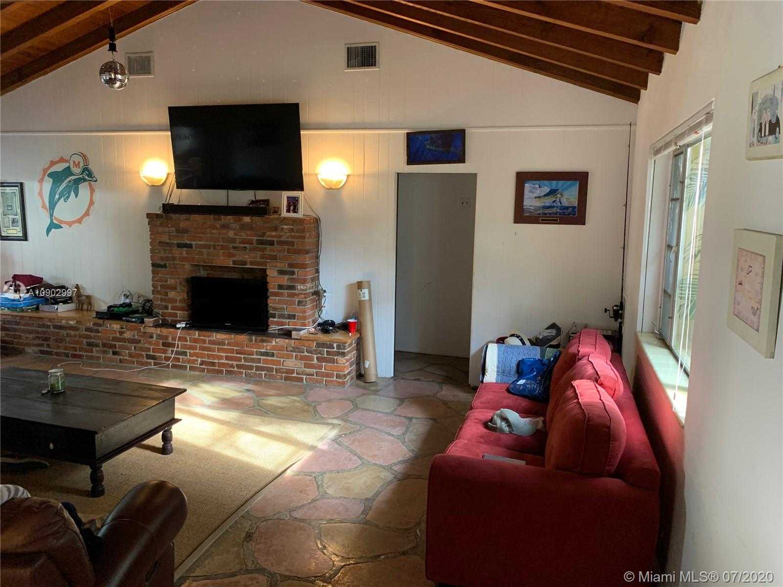 Small Image of 5221 ORDUNA DR, Coral Gables Number 8