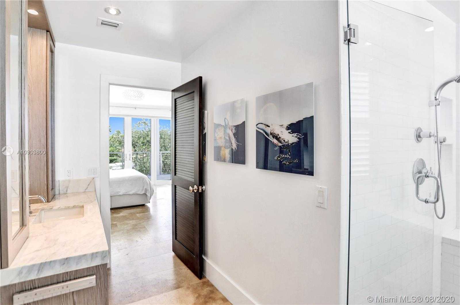 Small Image of 110 WOODCREST LN #102, Key Biscayne Number 11