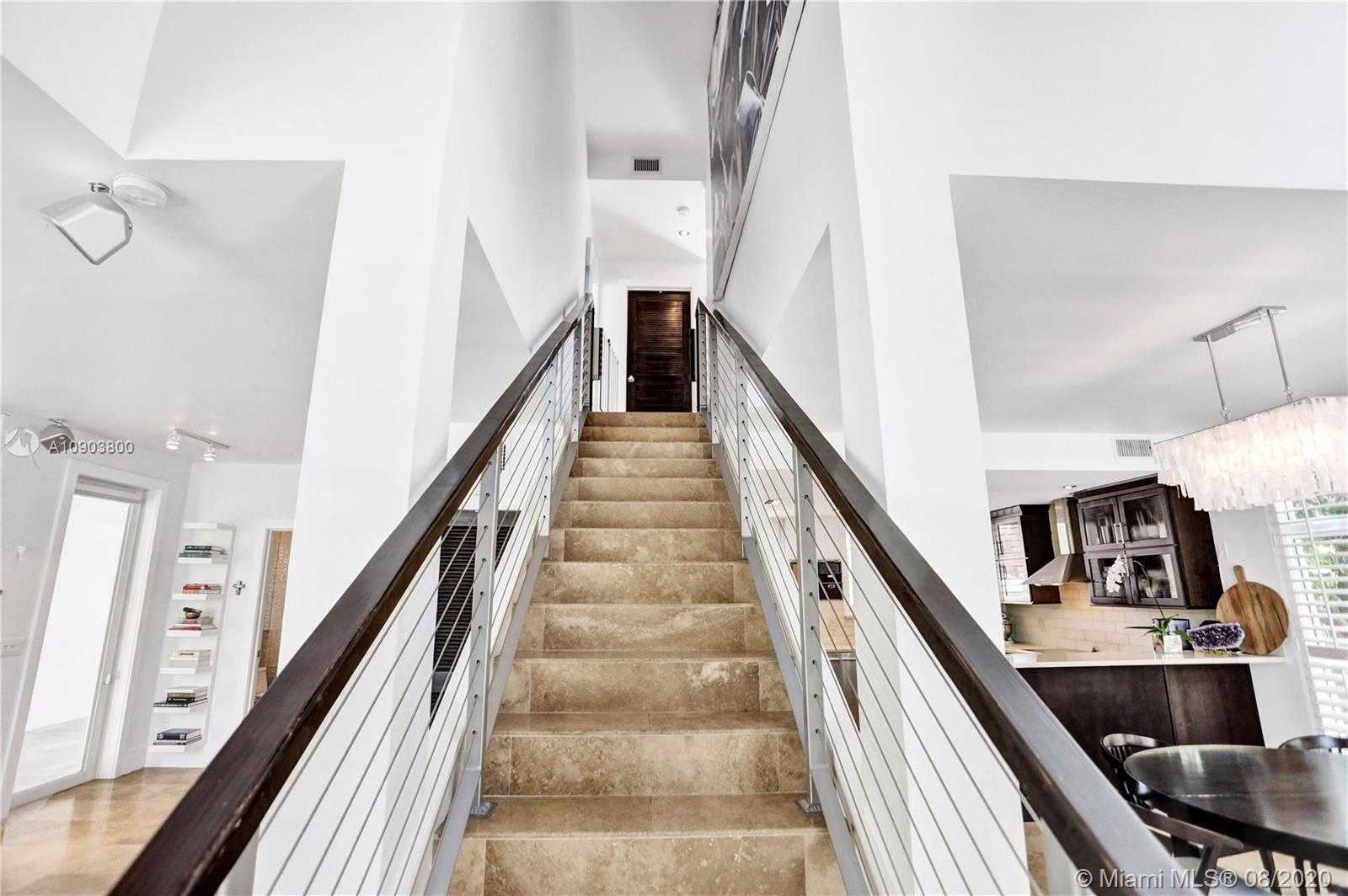 Small Image of 110 WOODCREST LN #102, Key Biscayne Number 13