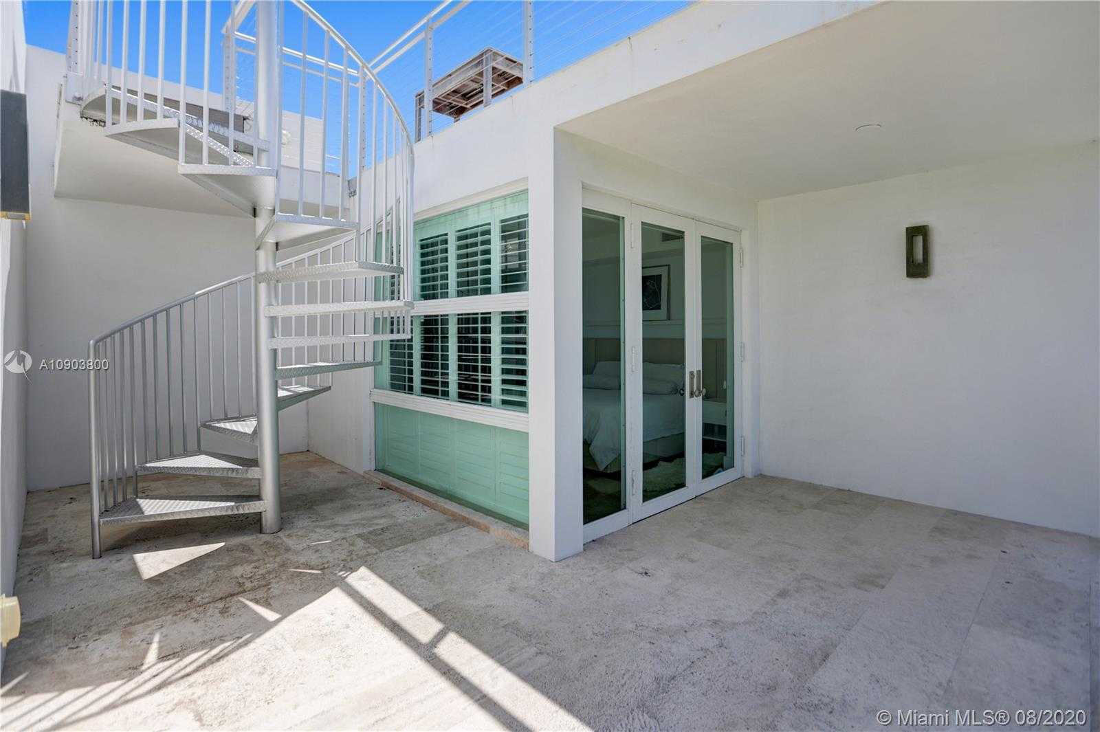 Small Image of 110 WOODCREST LN #102, Key Biscayne Number 18