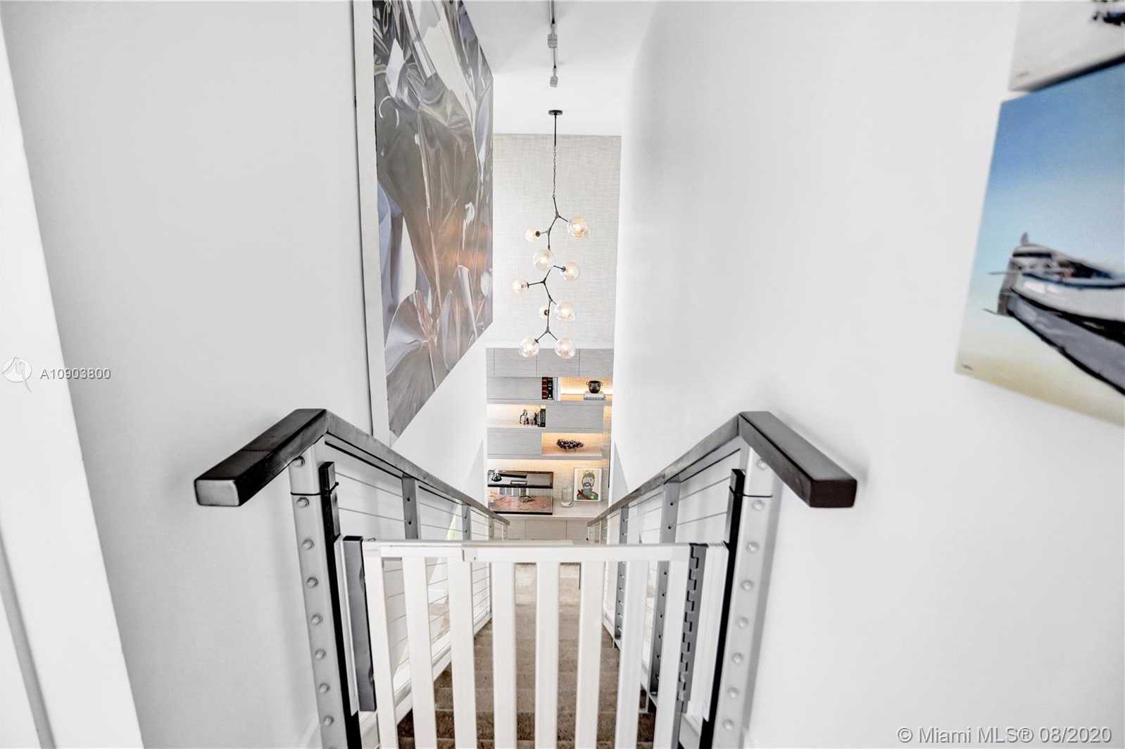 Small Image of 110 WOODCREST LN #102, Key Biscayne Number 22