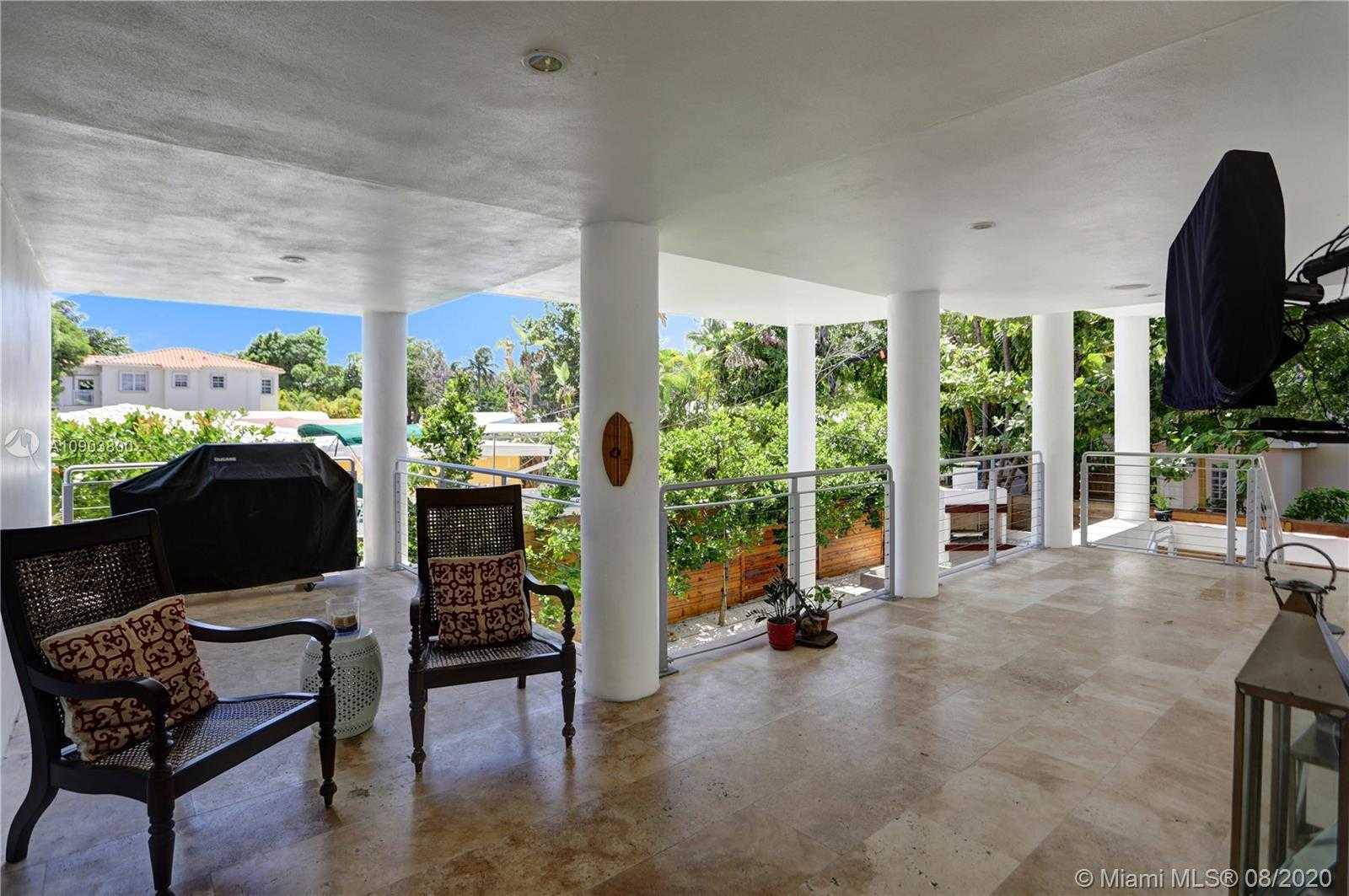 Small Image of 110 WOODCREST LN #102, Key Biscayne Number 35