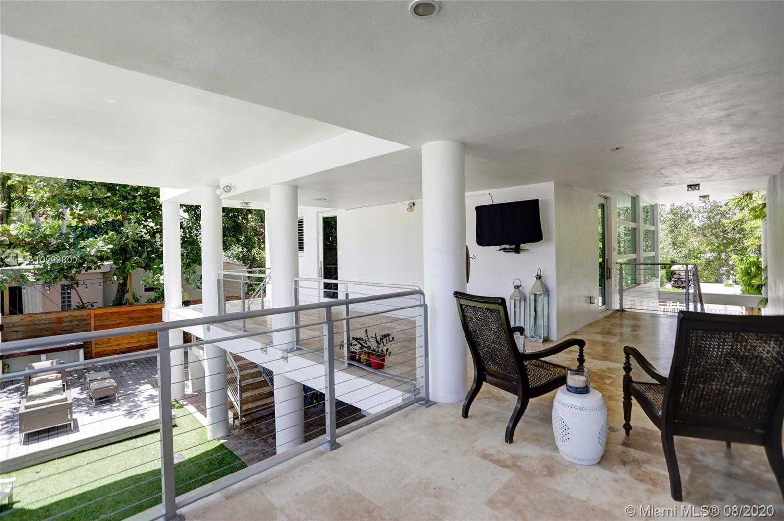 Small Image of 110 WOODCREST LN #102, Key Biscayne Number 36