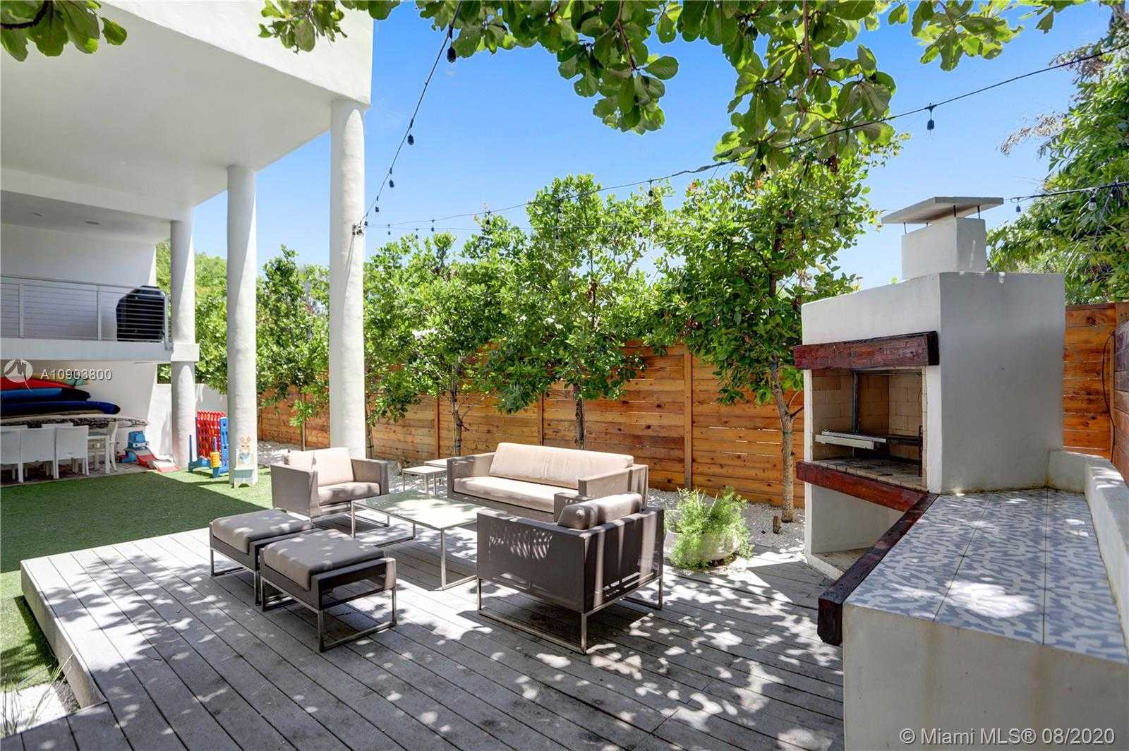 Small Image of 110 WOODCREST LN #102, Key Biscayne Number 40