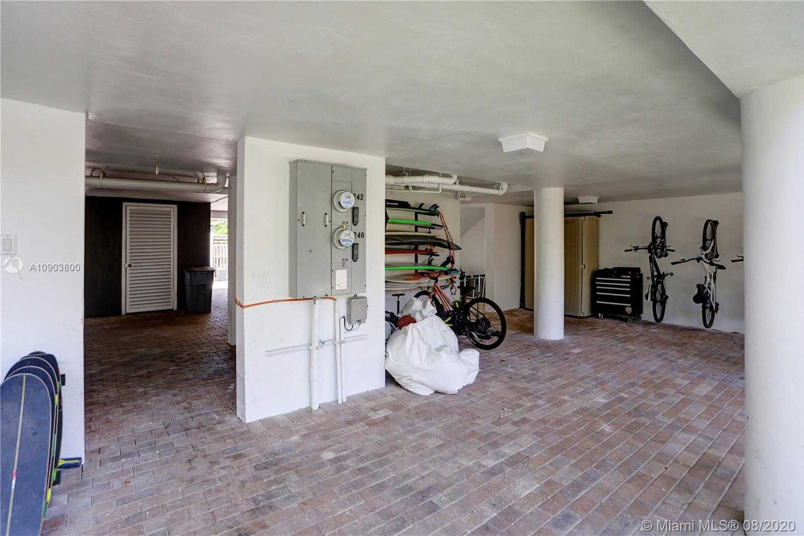 Small Image of 110 WOODCREST LN #102, Key Biscayne Number 41