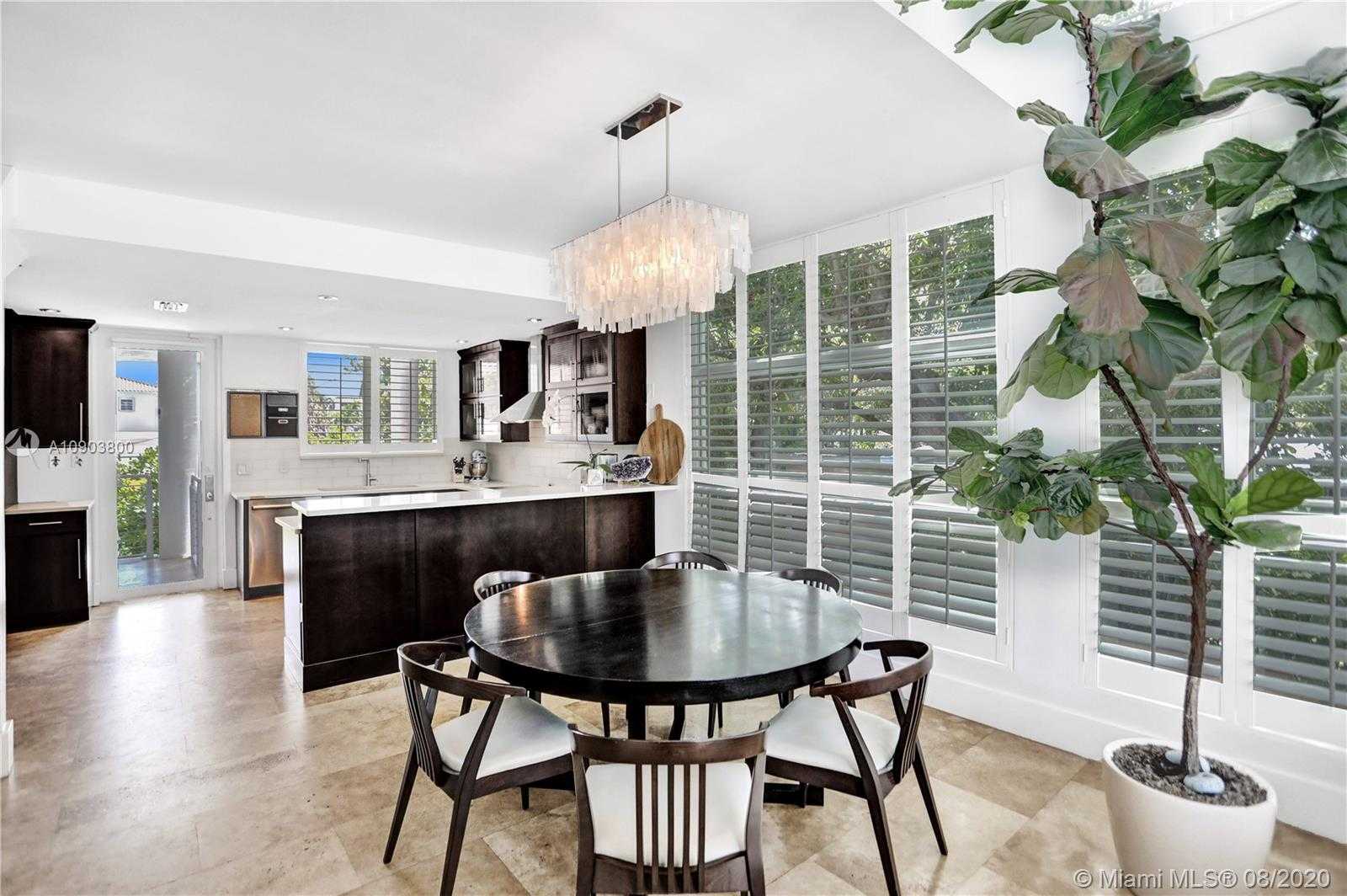 Small Image of 110 WOODCREST LN #102, Key Biscayne Number 6