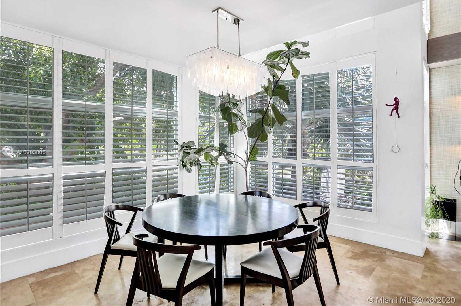 Small Image of 110 WOODCREST LN #102, Key Biscayne Number 7