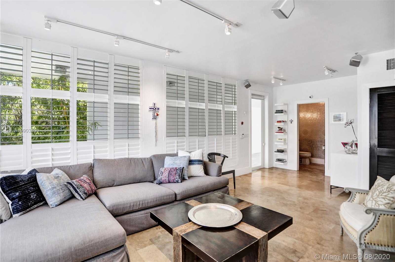 Small Image of 110 WOODCREST LN #102, Key Biscayne Number 8