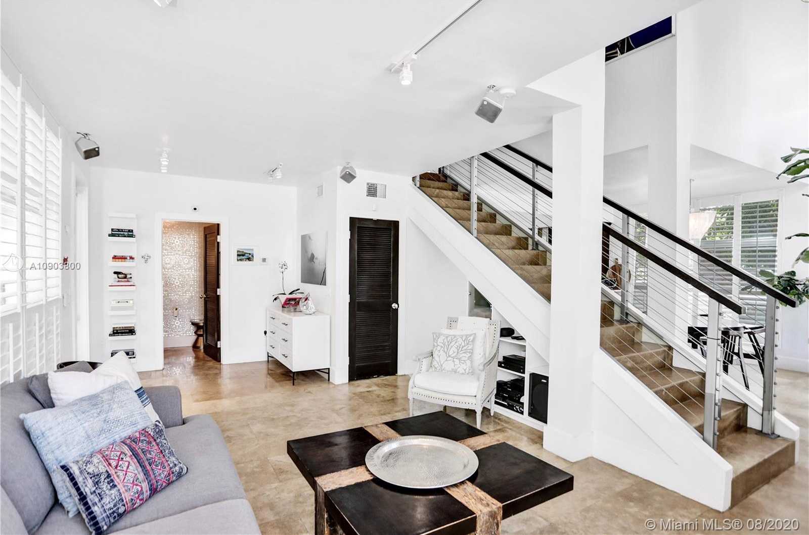 Small Image of 110 WOODCREST LN #102, Key Biscayne Number 9
