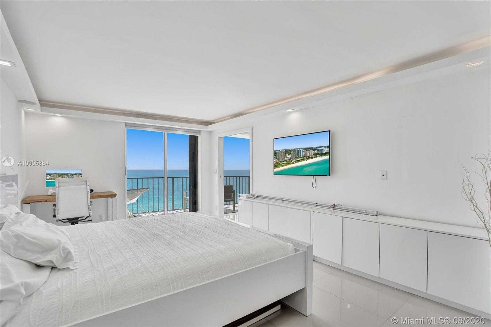 Small Image of 2625 COLLINS AVE #1504, Miami Beach Number 4