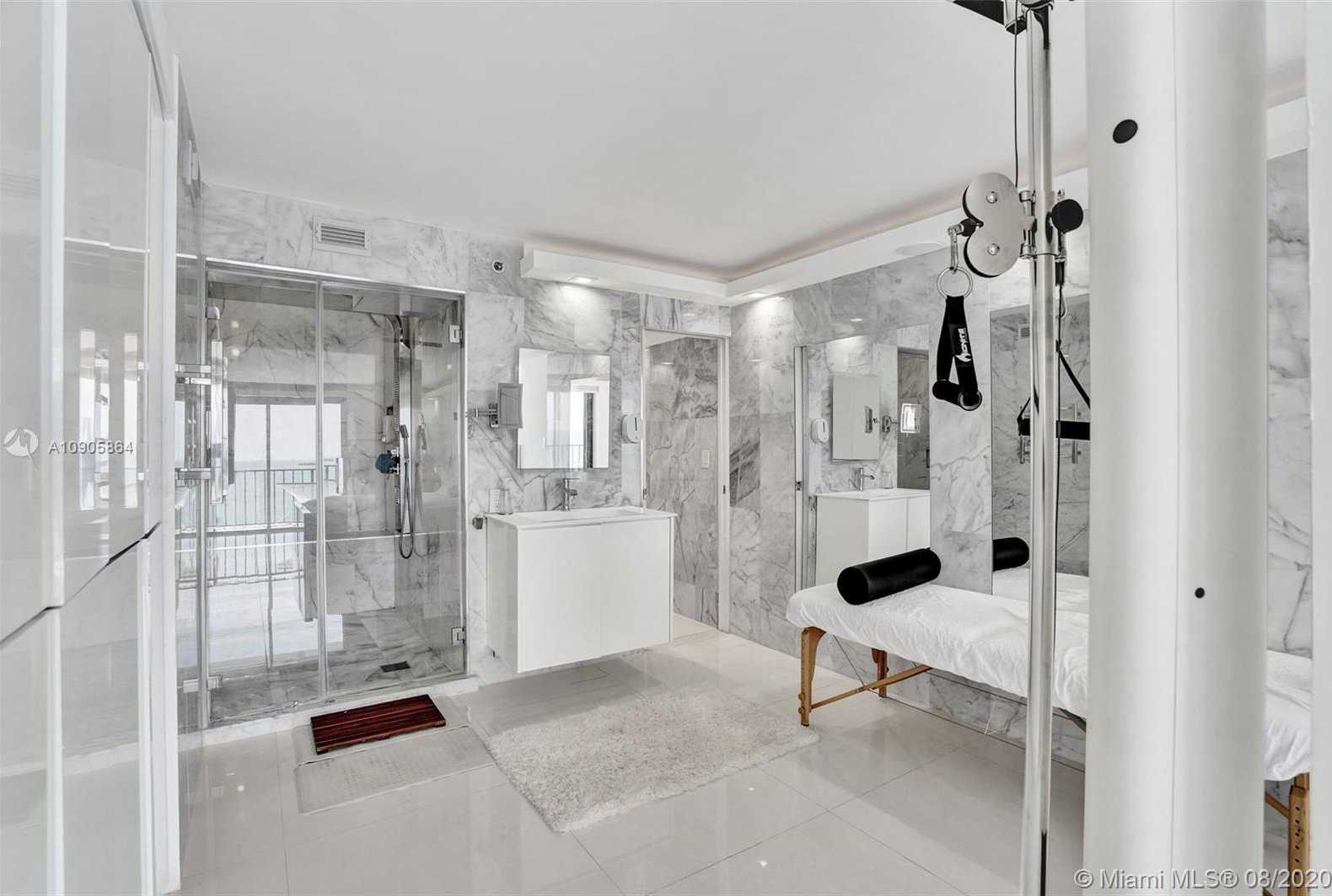 Small Image of 2625 COLLINS AVE #1504, Miami Beach Number 5