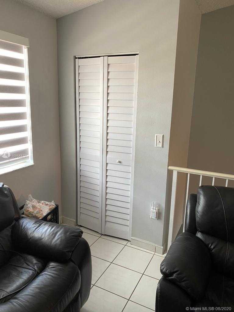 Small Image of 3264 WEST 70TH ST #202, Hialeah Number 10