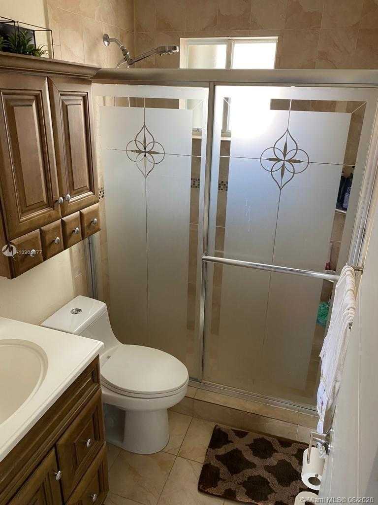 Small Image of 3264 WEST 70TH ST #202, Hialeah Number 2
