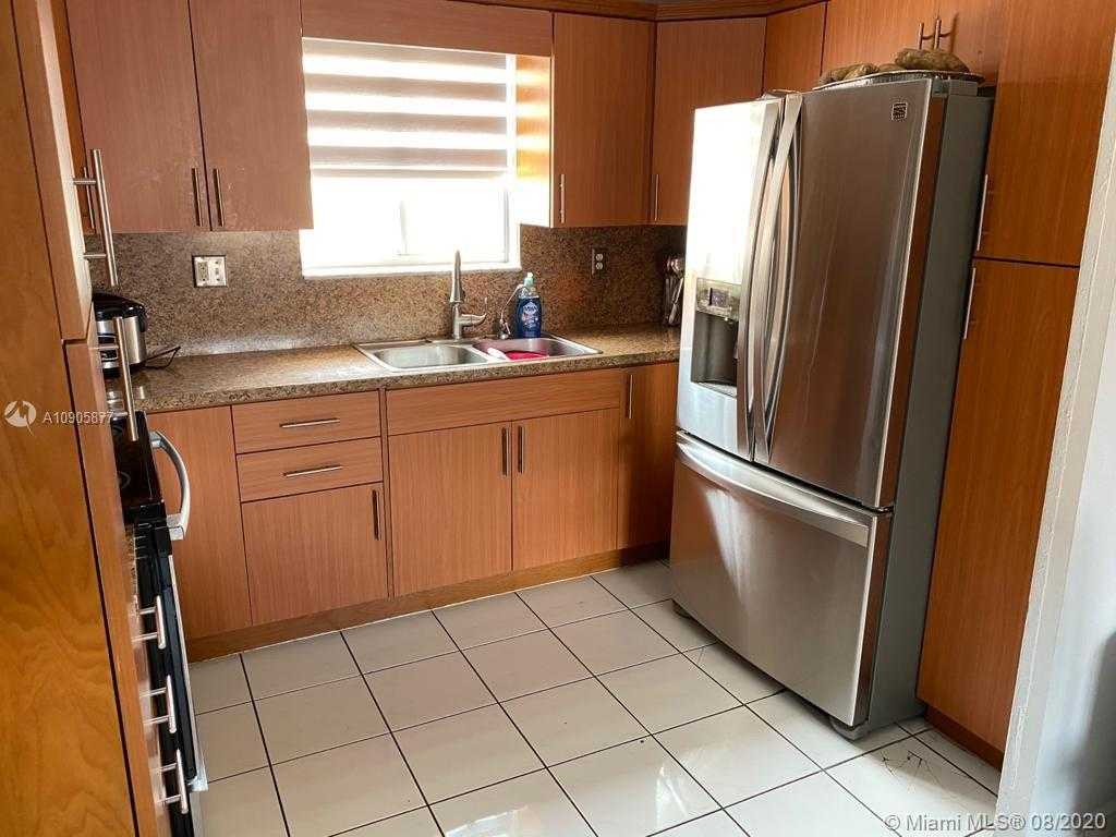 Small Image of 3264 WEST 70TH ST #202, Hialeah Number 3