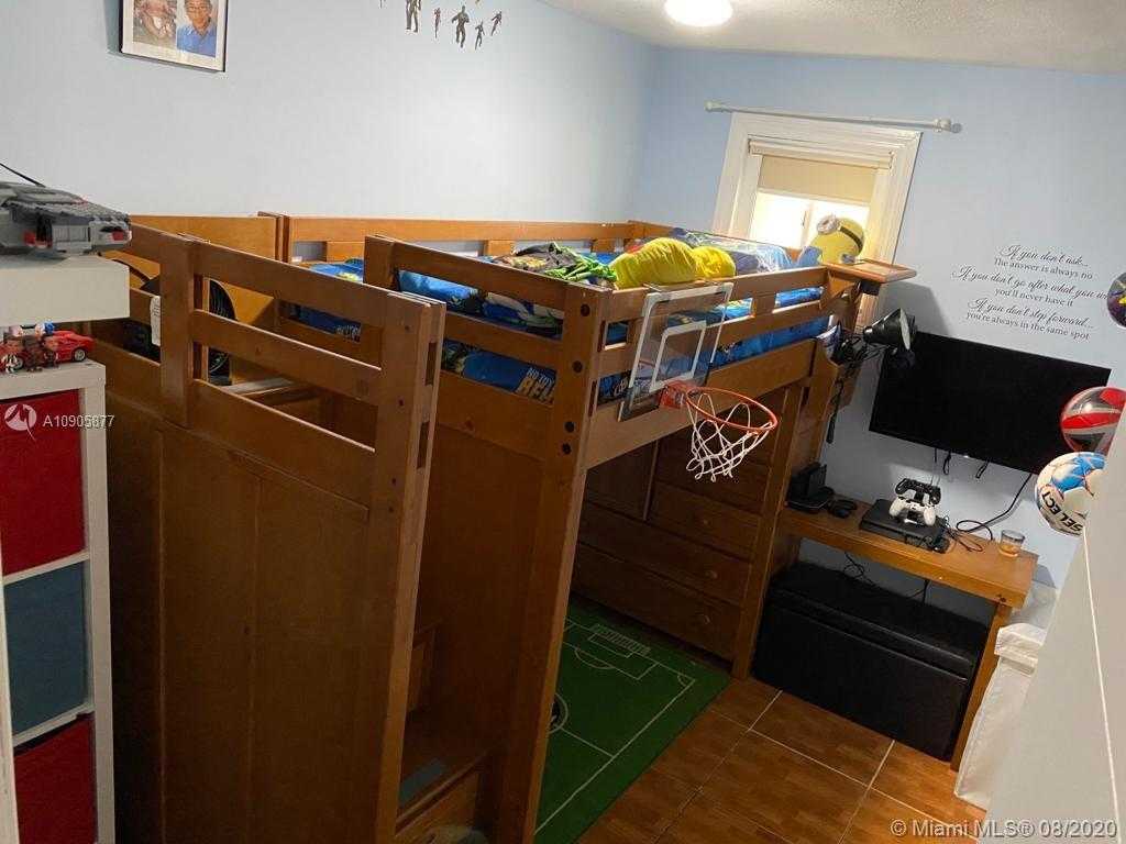 Small Image of 3264 WEST 70TH ST #202, Hialeah Number 5