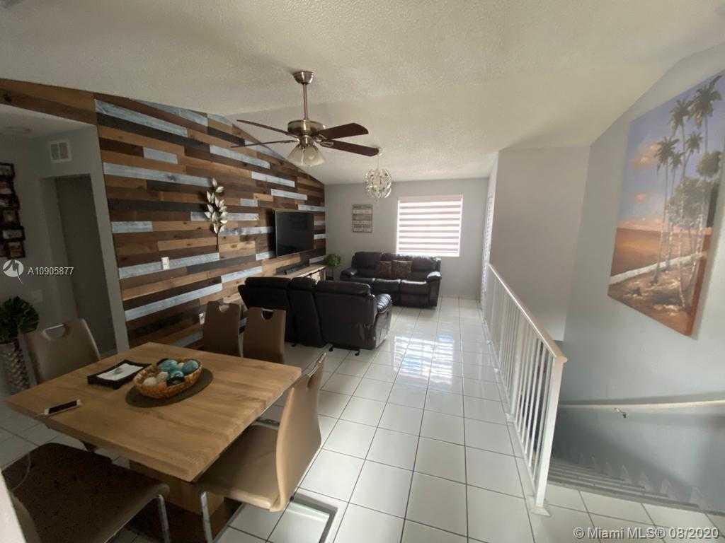 Small Image of 3264 WEST 70TH ST #202, Hialeah Number 8