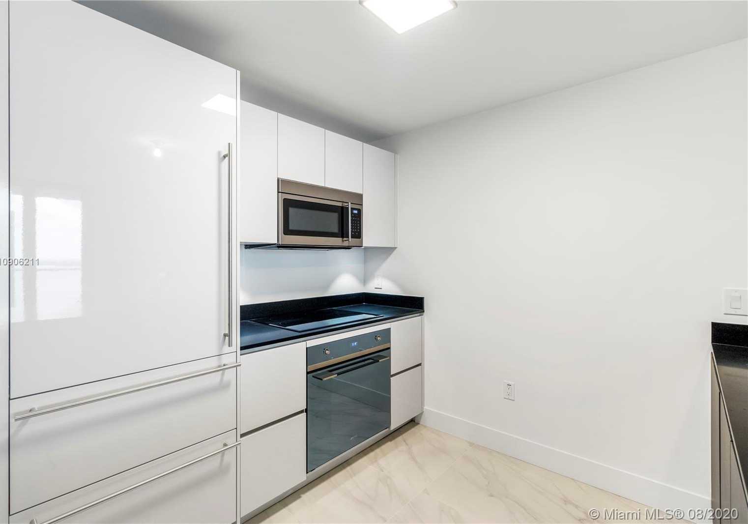 Small Image of 1010 BRICKELL AVE #2802, Miami Number 4