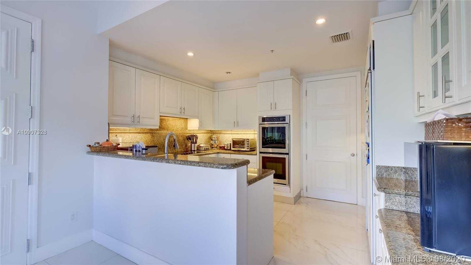 Small Image of 13637 DEERING BAY DR #241, Coral Gables Number 16