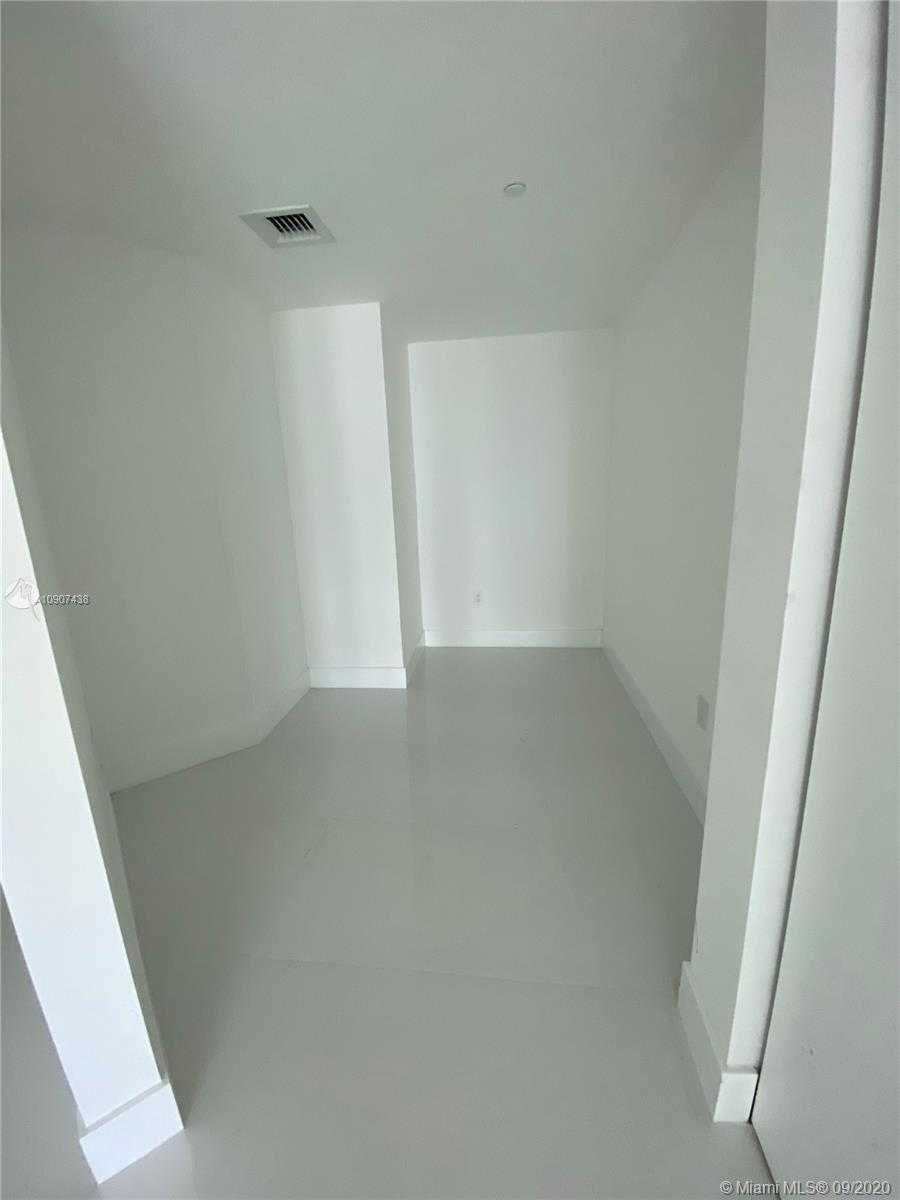 Small Image of 1300 SOUTH MIAMI AVE #2401, Miami Number 32