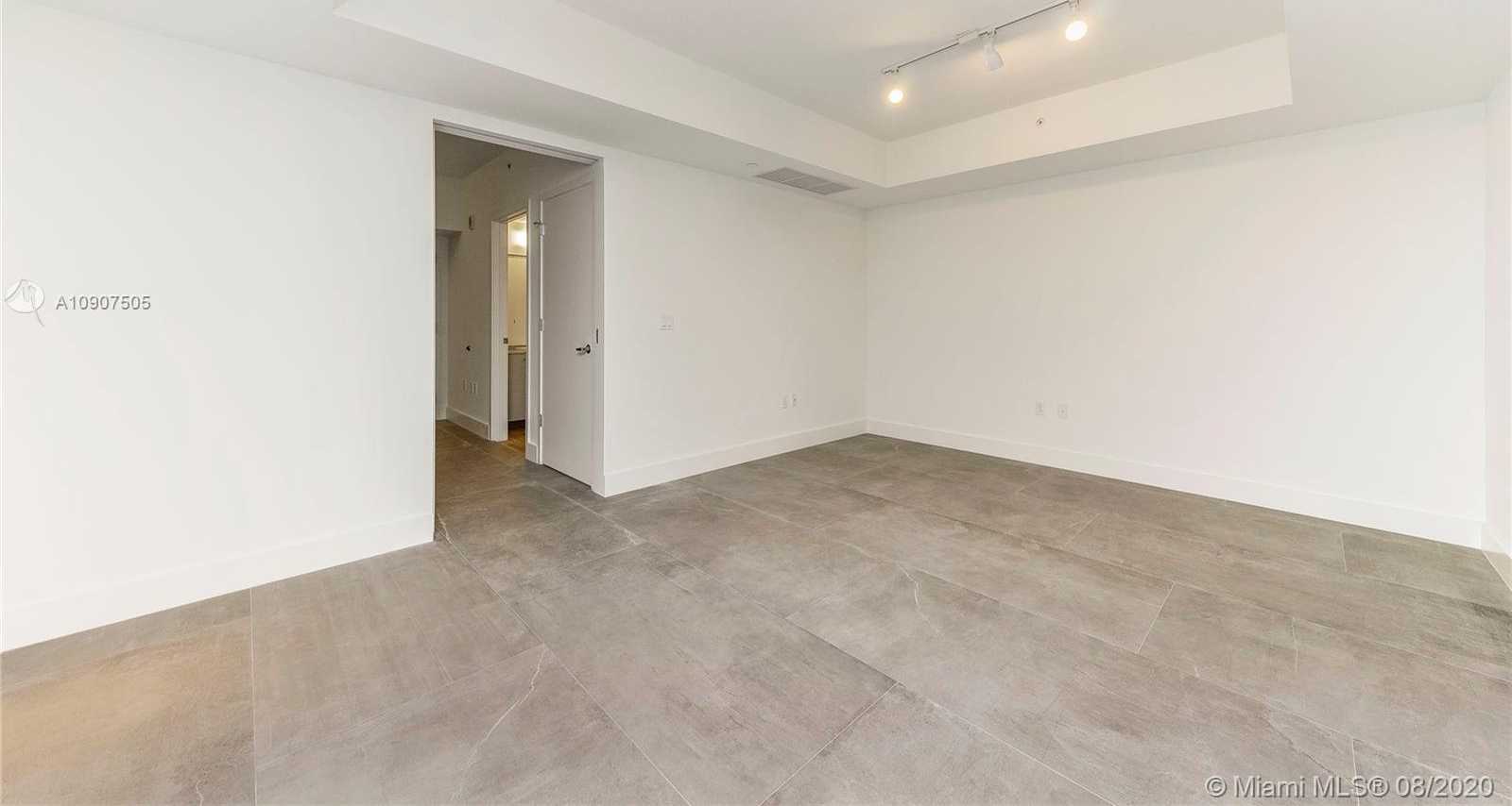 Small Image of 1010 BRICKELL AV #4304, Miami Number 14