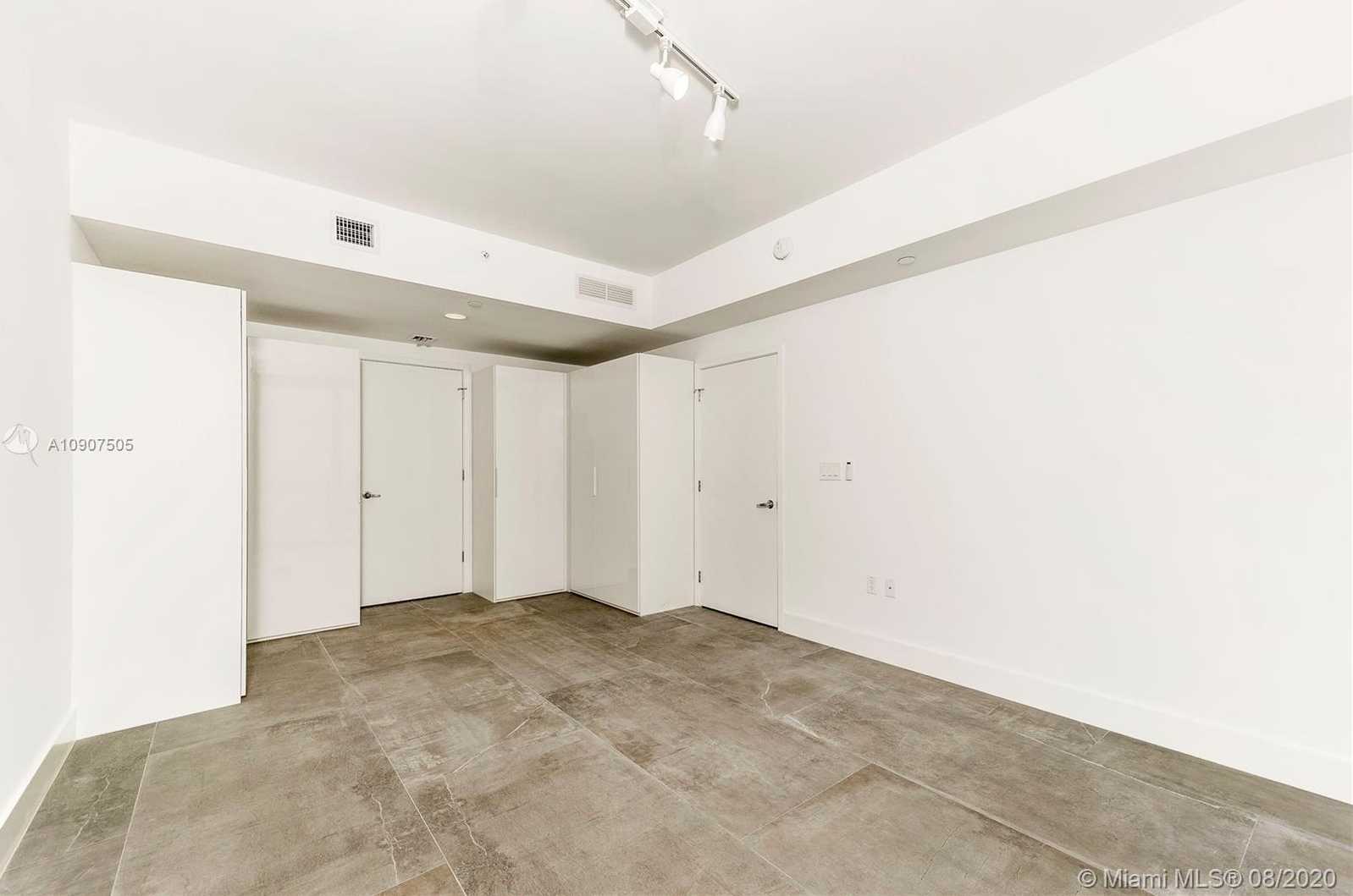 Small Image of 1010 BRICKELL AV #4304, Miami Number 9