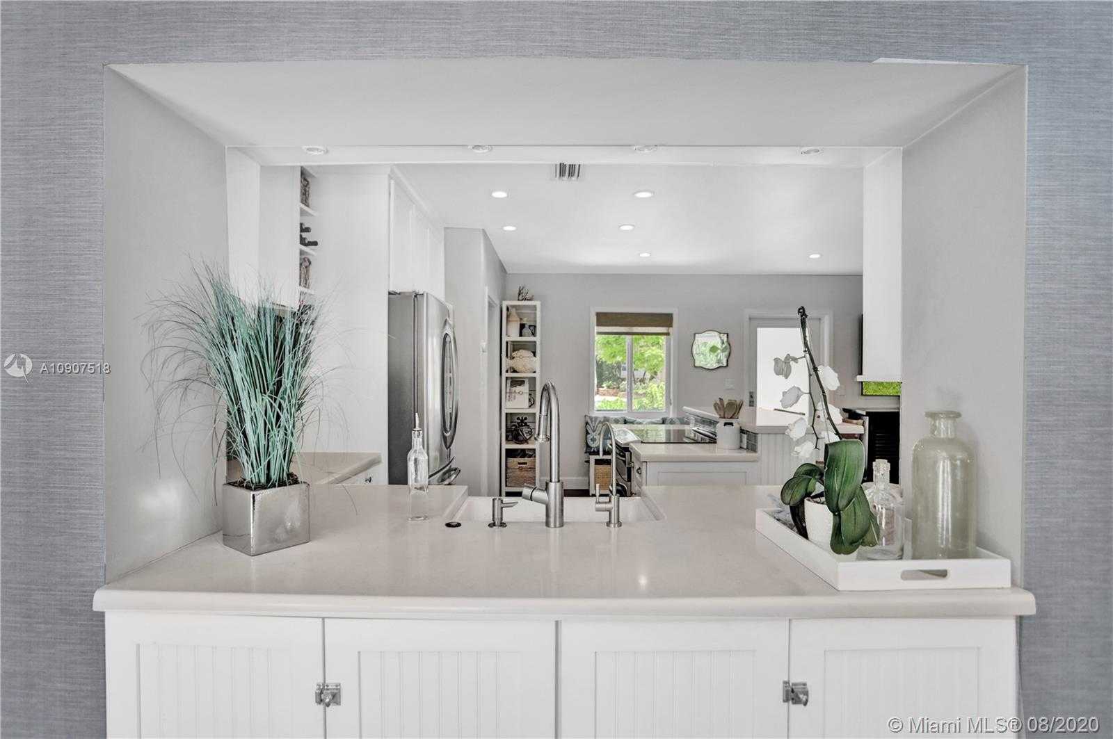 Small Image of 462 GLENRIDGE RD, Key Biscayne Number 17