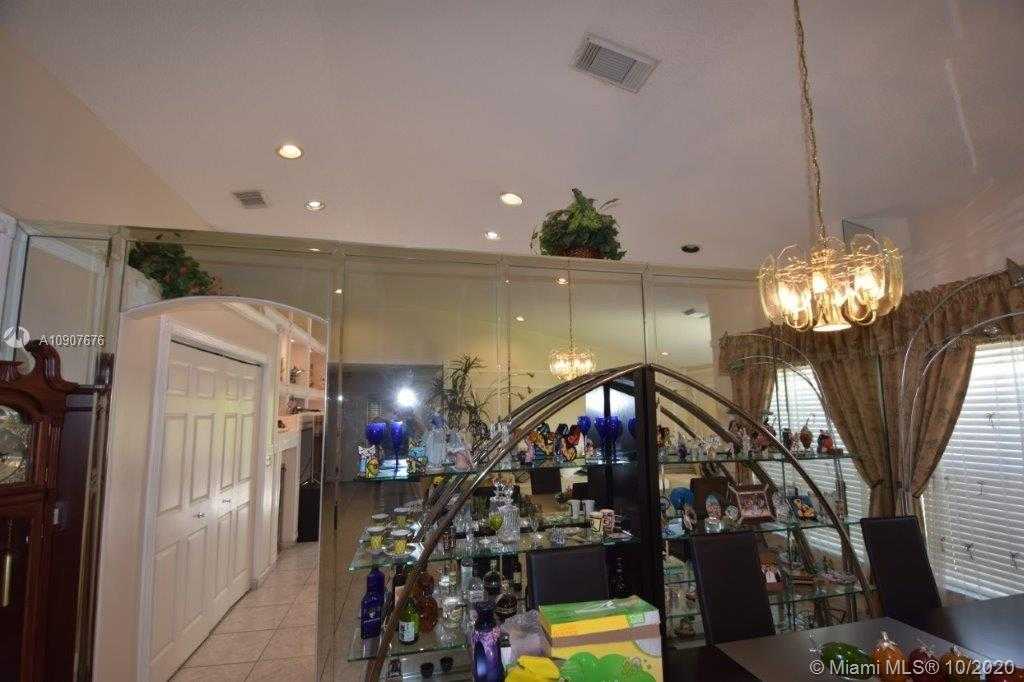 Small Image of 5089 SOUTH WEST 33RD WAY, Hollywood Number 15