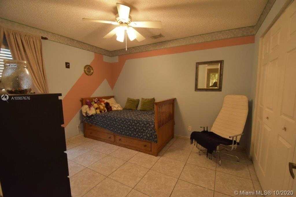 Small Image of 5089 SOUTH WEST 33RD WAY, Hollywood Number 19