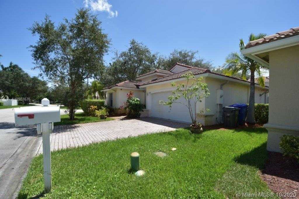 Small Image of 5089 SOUTH WEST 33RD WAY, Hollywood Number 2