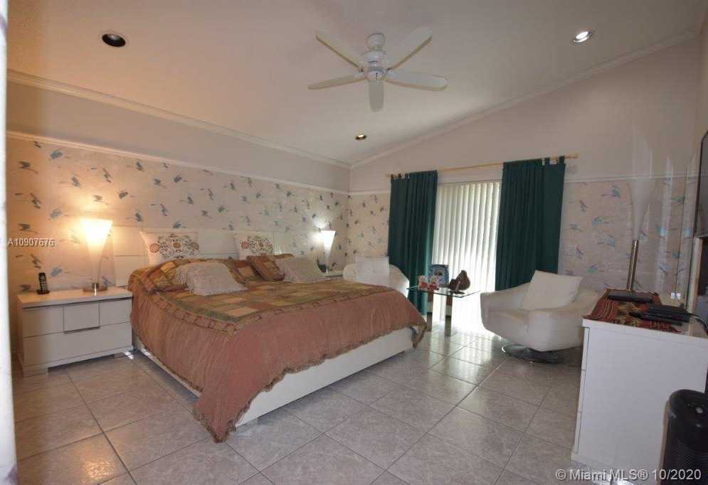 Small Image of 5089 SOUTH WEST 33RD WAY, Hollywood Number 25